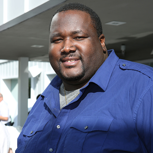 'Blind Side' star Quinton Aaron forced off a flight because of his size