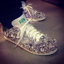 PHOTO: Pharrell uses 1600 crystals to decorate sneakers