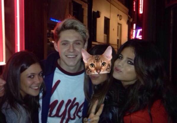 PHOTO: Selena Gomez hangs out in London with Niall Horan of One Direction