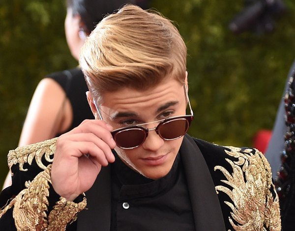 #PHOTOS - Justin Bieber Gives Us His Best 'Blue Steel'