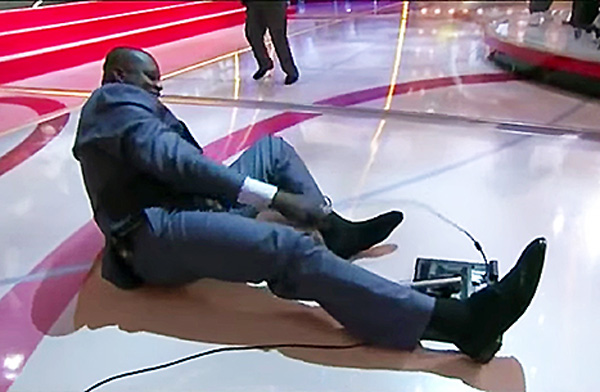 Shaquille O'Neal Falls on LIVE TV