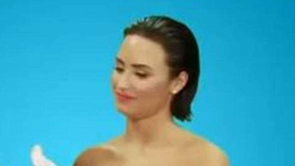WATCH: Demi Lovato Imitates Iggy Azalea + Wilmer Valderrama, Sings Big Sean & More!